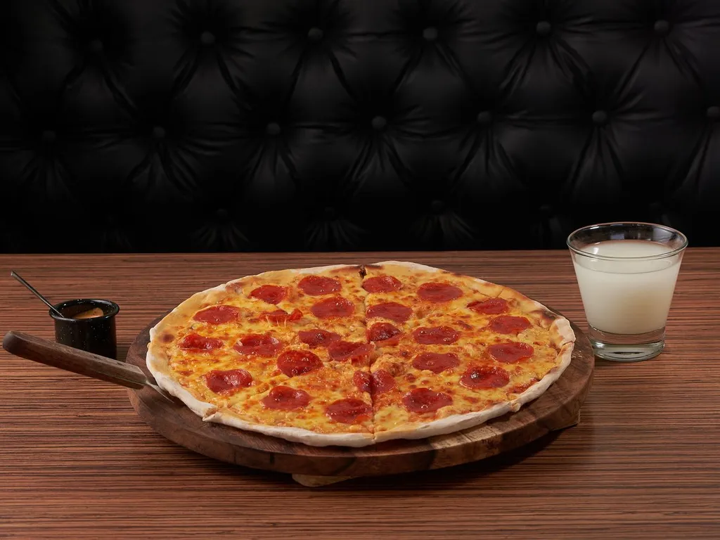 Pizza med pepperoni
